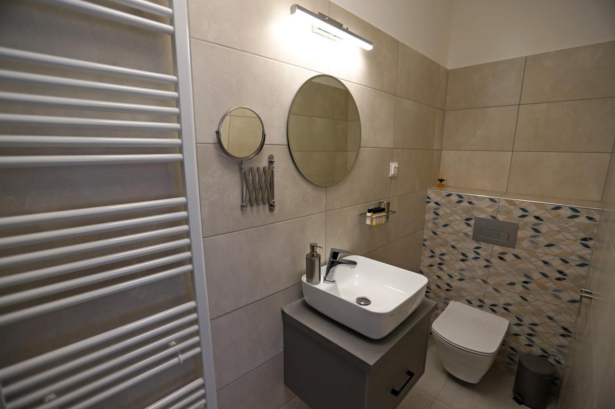 Natali Apartmanhaz Eger Zewnętrze zdjęcie