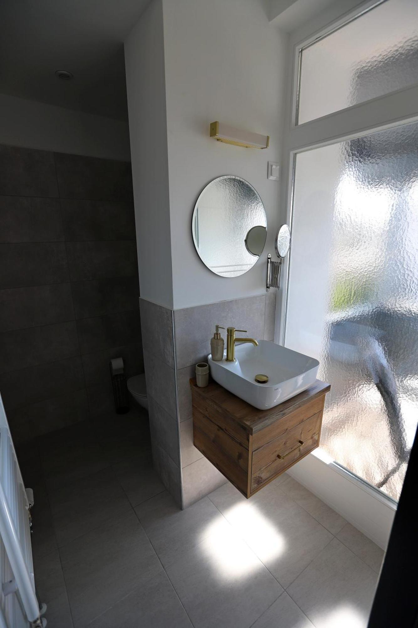 Natali Apartmanhaz Eger Zewnętrze zdjęcie