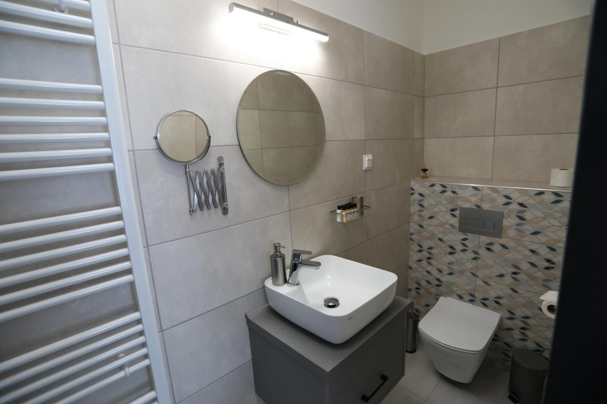Natali Apartmanhaz Eger Zewnętrze zdjęcie